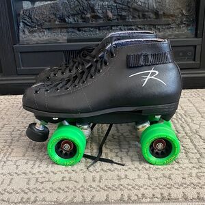 Riedell R3 Quad Roller Skates Black Radar Demon Wheels